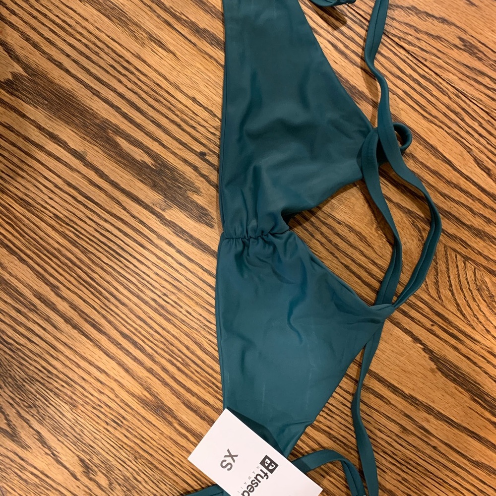 Fused Hawaii XS Ktop. NWT $55 Palm Tree